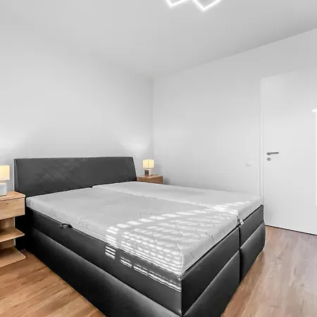 Svetly S Parkovanim A Klimatizaciou V Novostavbe * Bratislava